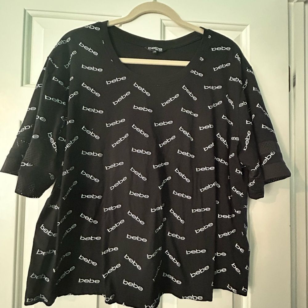 Bebe Sport Cropped T Shirt Wonens 2X jersey Sleeve All Over Logo